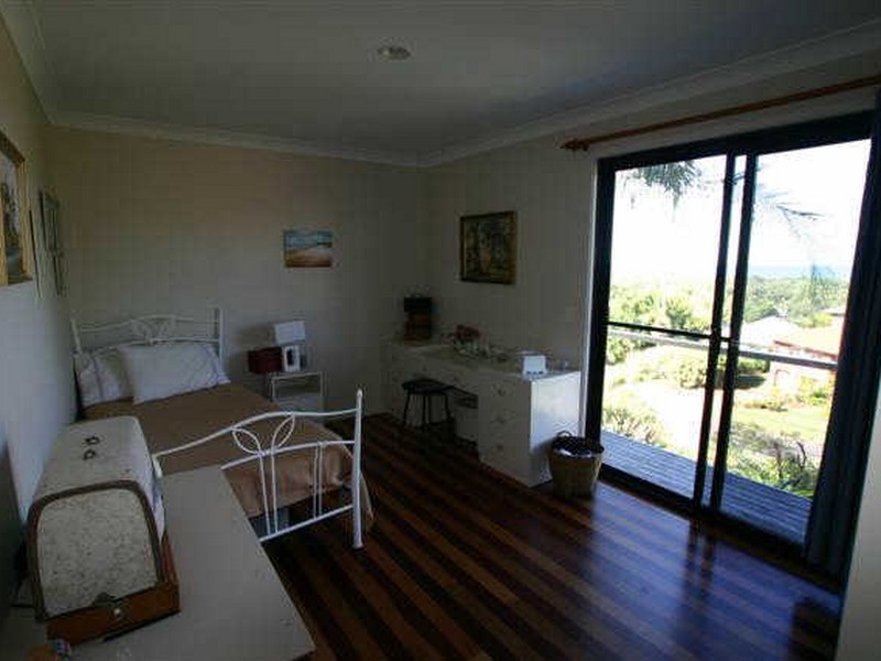30 Banool Cct, Ocean Shores NSW 2483