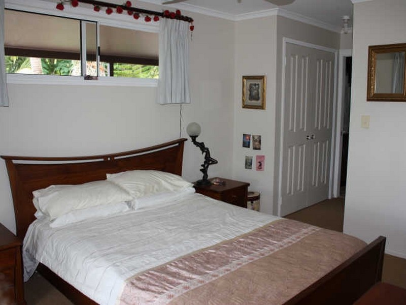 8 Kiyung Crt, Ocean Shores NSW 2483