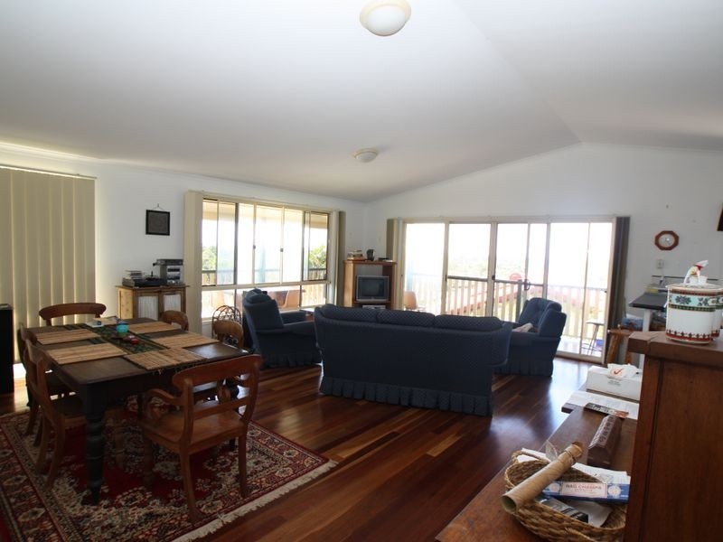 25 Banool Circuit, Ocean Shores NSW 2483