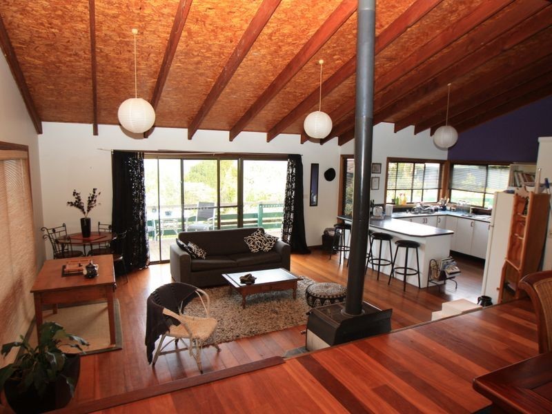 11 Weeronga Way, Ocean Shores NSW 2483