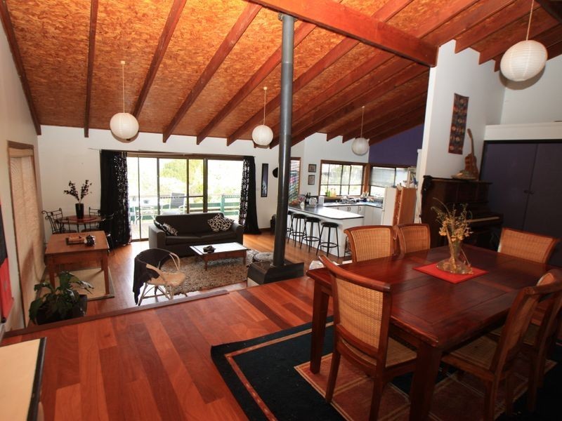 11 Weeronga Way, Ocean Shores NSW 2483