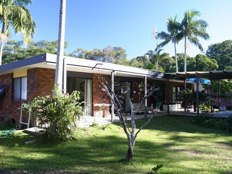 122 Balemo Drive, Ocean Shores NSW 2483