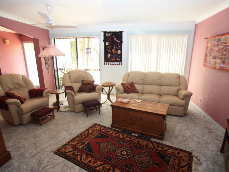 7 Narrogal Court, Ocean Shores NSW 2483