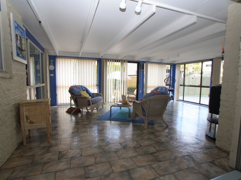 7 Narrogal Court, Ocean Shores NSW 2483