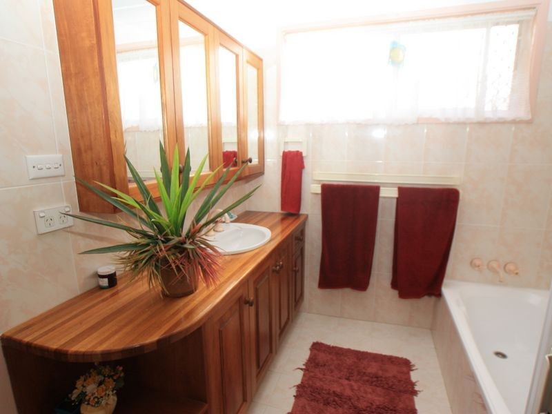 7 Narrogal Court, Ocean Shores NSW 2483