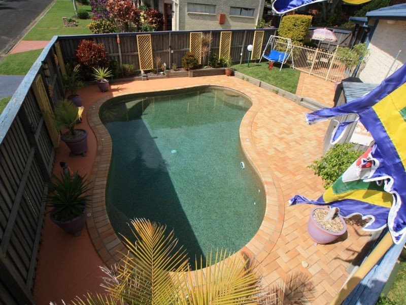 7 Narrogal Court, Ocean Shores NSW 2483