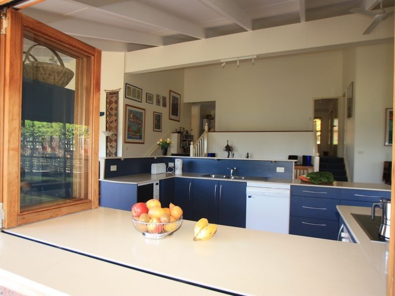 8 Tongarra Drive, Ocean Shores NSW 2483