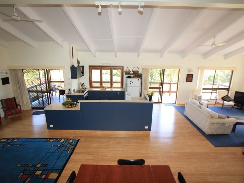 8 Tongarra Drive, Ocean Shores NSW 2483