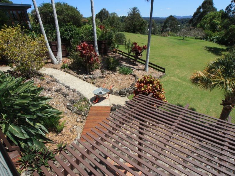 8 Tongarra Drive, Ocean Shores NSW 2483