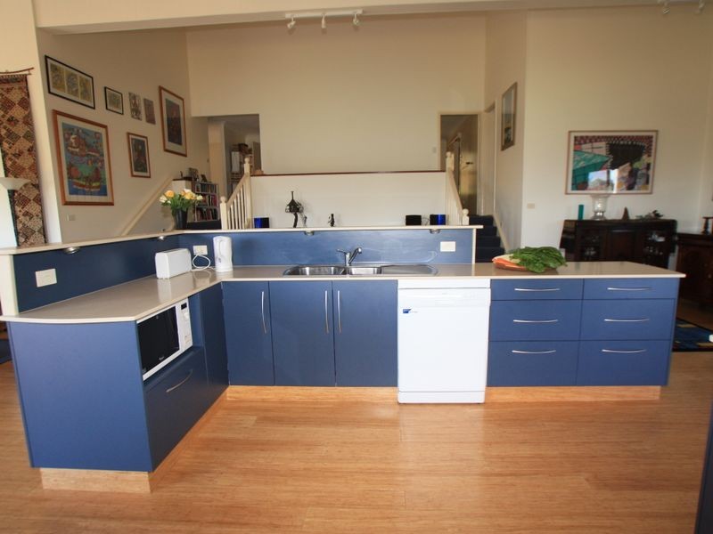 8 Tongarra Drive, Ocean Shores NSW 2483