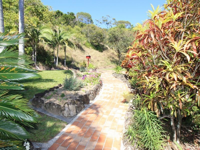 8 Tongarra Drive, Ocean Shores NSW 2483