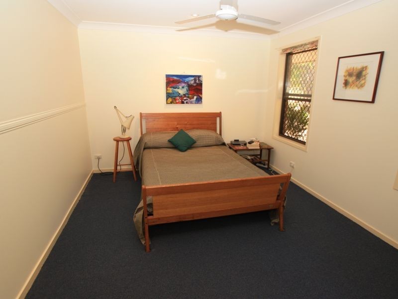 8 Tongarra Drive, Ocean Shores NSW 2483