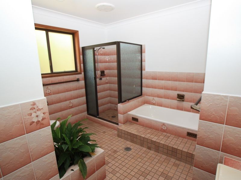 14 Walgooan Way, Ocean Shores NSW 2483