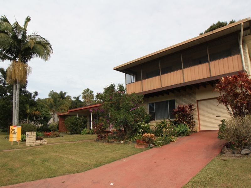 5 Narrogal Court, Ocean Shores NSW 2483