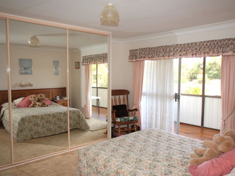 5 Narrogal Court, Ocean Shores NSW 2483