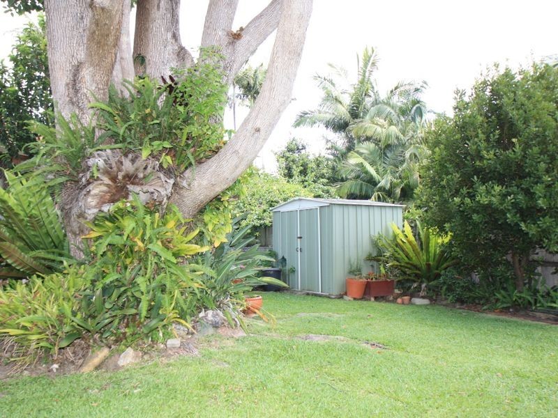 5 Narrogal Court, Ocean Shores NSW 2483