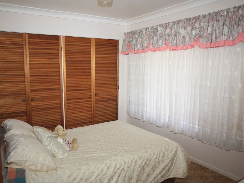 5 Narrogal Court, Ocean Shores NSW 2483