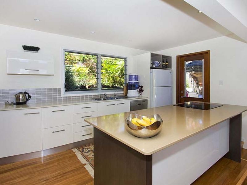8 Weeronga Way, Ocean Shores NSW 2483
