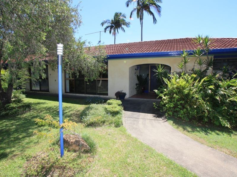 8 Nandroya Avenue, Ocean Shores NSW 2483