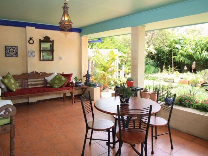 8 Nandroya Avenue, Ocean Shores NSW 2483