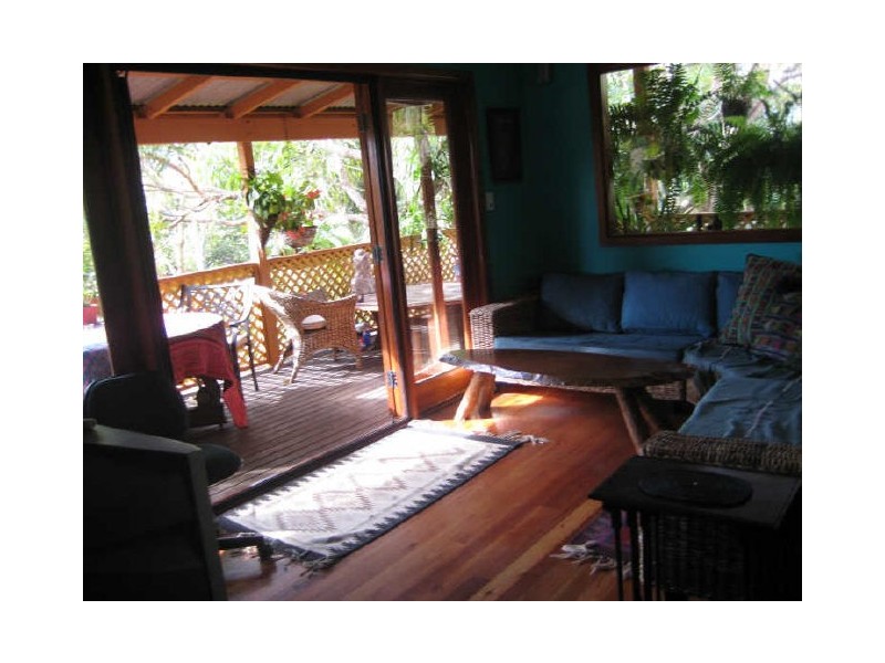 16 ROBIN STREET, South Golden Beach NSW 2483