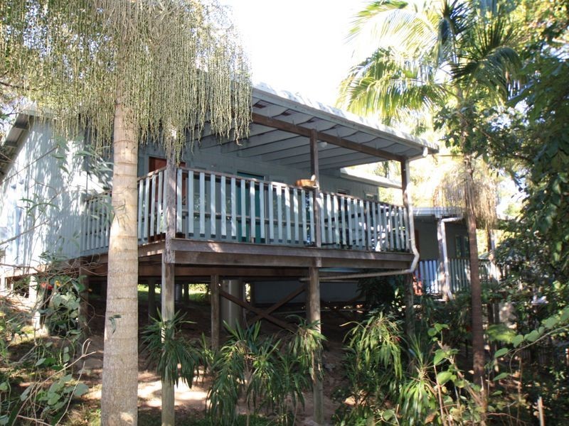 5 Warrambool Road, Ocean Shores NSW 2483