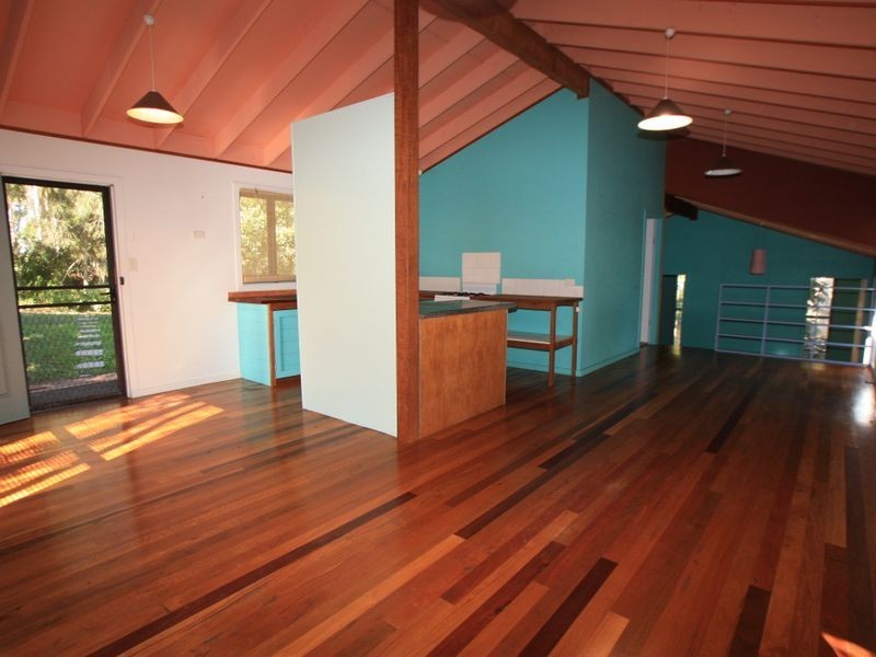 5 Warrambool Road, Ocean Shores NSW 2483