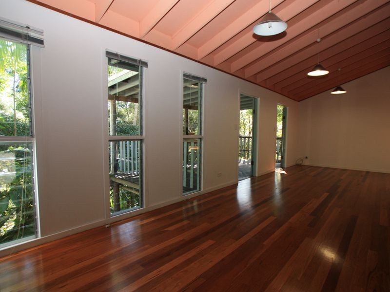 5 Warrambool Road, Ocean Shores NSW 2483