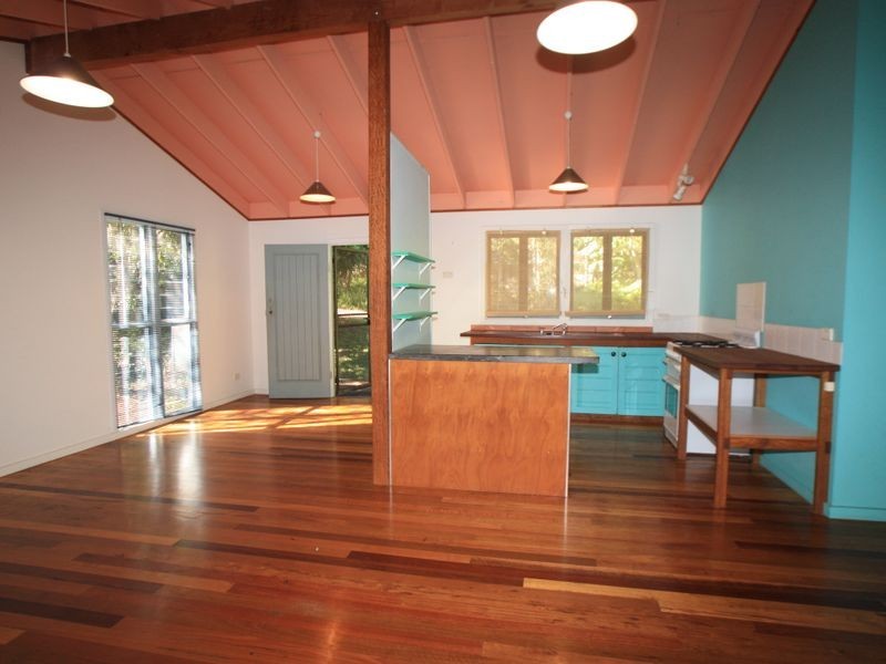 5 Warrambool Road, Ocean Shores NSW 2483