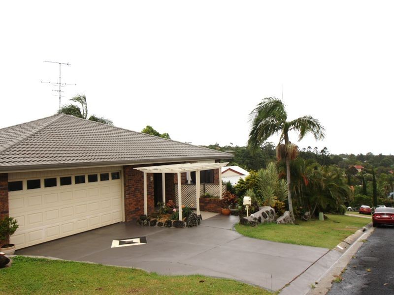 9 Wirruna Avenue, Ocean Shores NSW 2483