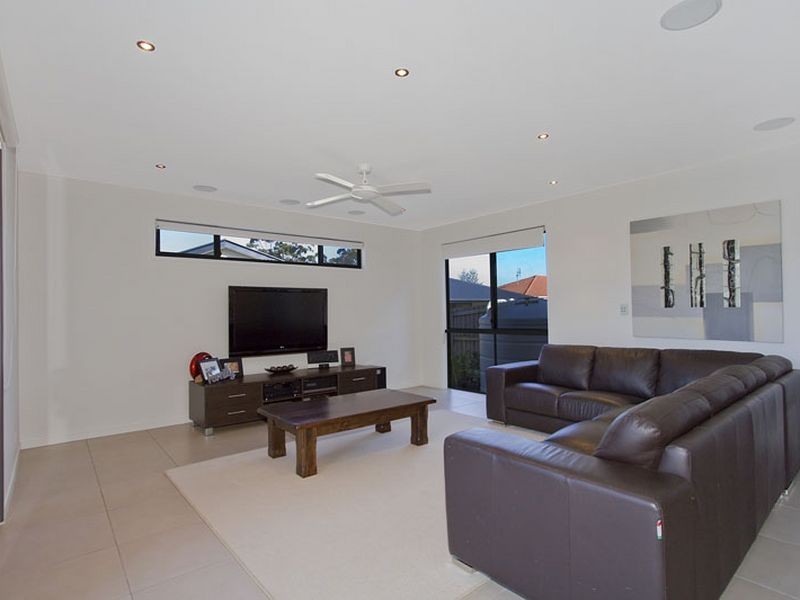 6 A Hart Court, Ocean Shores NSW 2483