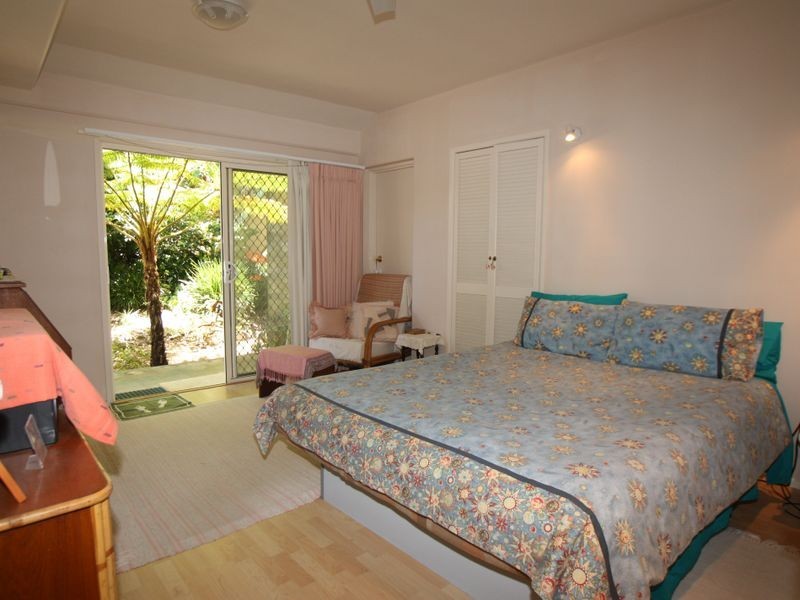 2/5 Jarrah Cresent, Ocean Shores NSW 2483