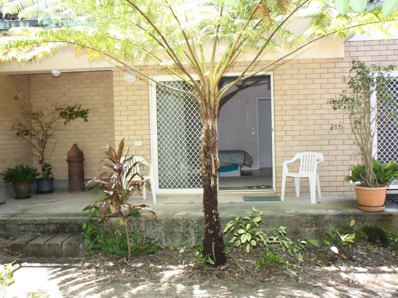 2/5 Jarrah Cresent, Ocean Shores NSW 2483