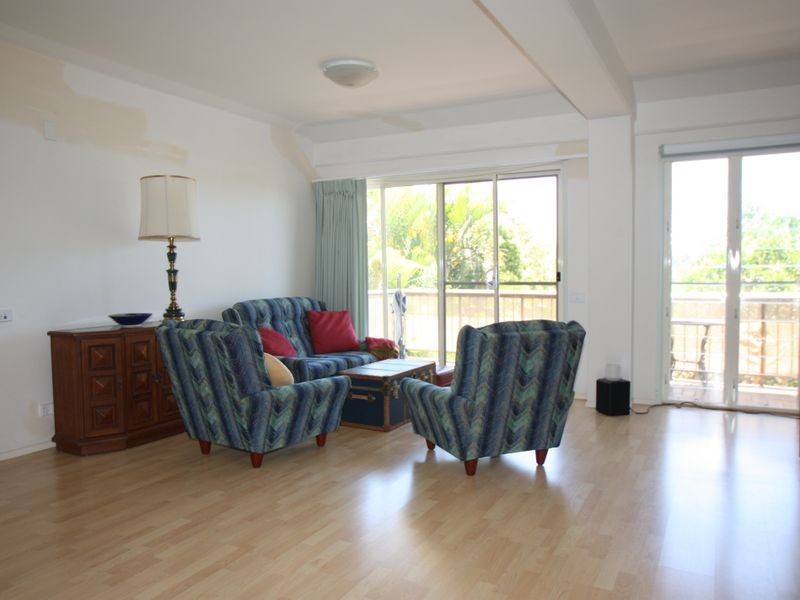 2/5 Jarrah Cresent, Ocean Shores NSW 2483