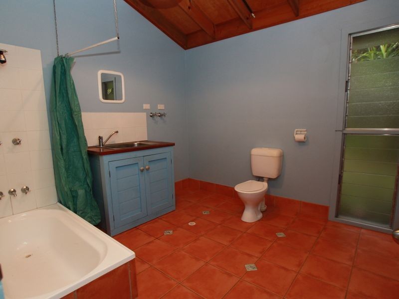 5 Warrambool Road, Ocean Shores NSW 2483