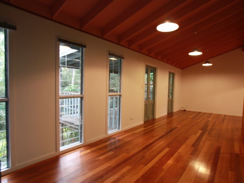 5 Warrambool Road, Ocean Shores NSW 2483