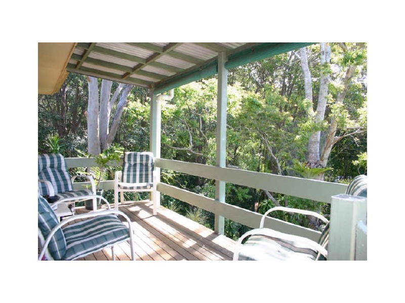 14 NANDROYA AVE, Ocean Shores NSW 2483