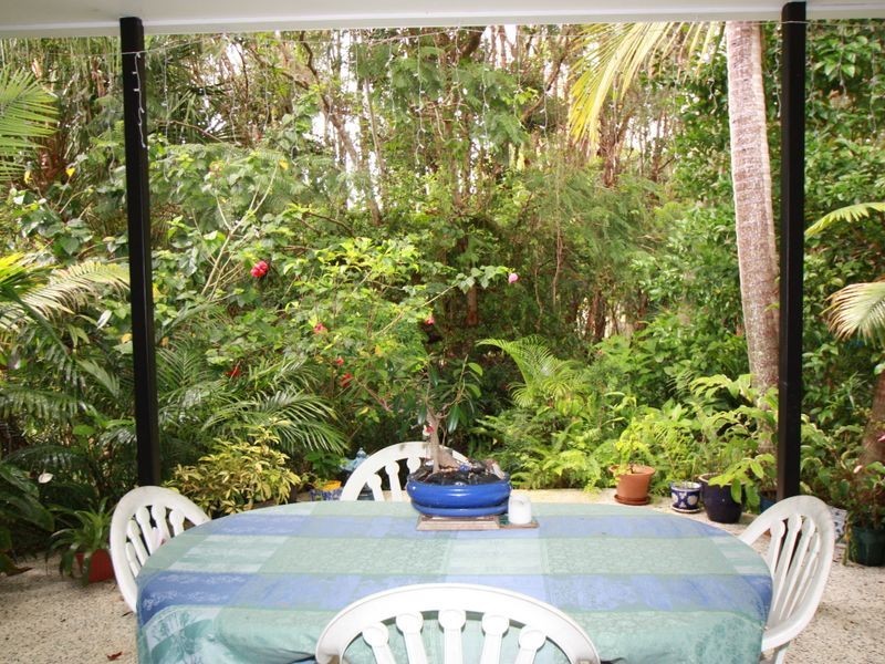 8 Berrimbillah Court, Ocean Shores NSW 2483