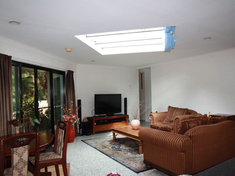 8 Berrimbillah Court, Ocean Shores NSW 2483