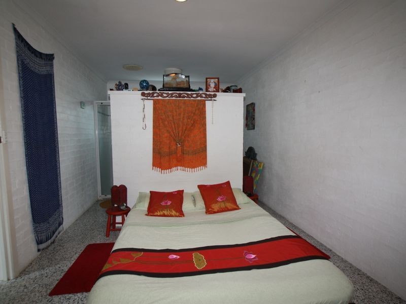 8 Berrimbillah Court, Ocean Shores NSW 2483