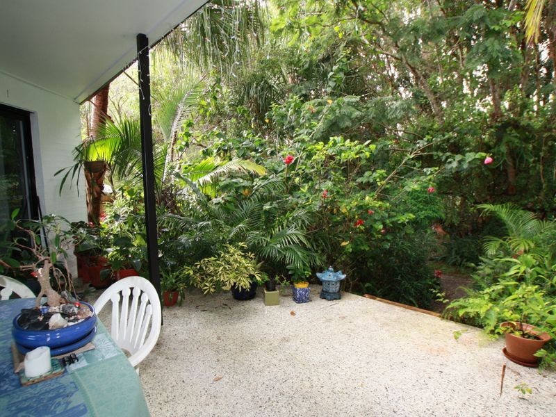 8 Berrimbillah Court, Ocean Shores NSW 2483