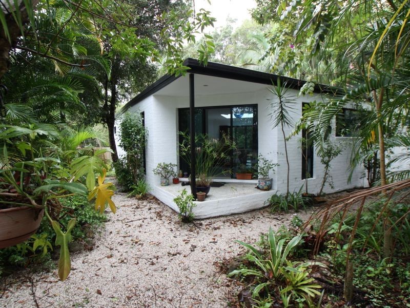 8 Berrimbillah Court, Ocean Shores NSW 2483