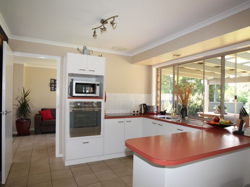 100 Balemo Drive, Ocean Shores NSW 2483