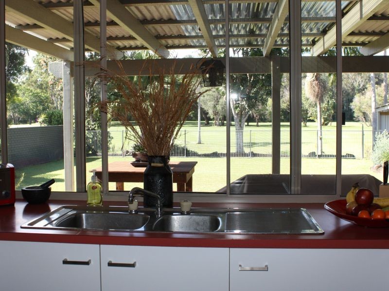 100 Balemo Drive, Ocean Shores NSW 2483