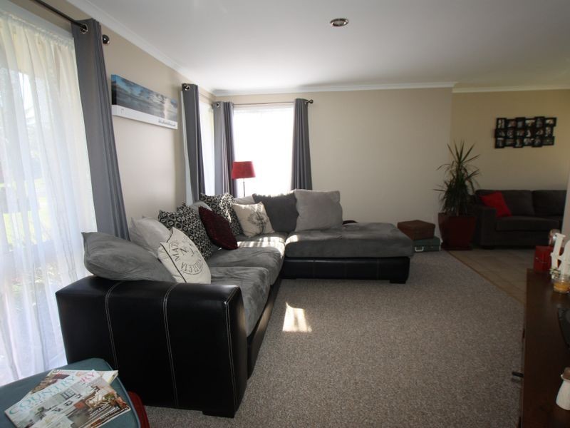 100 Balemo Drive, Ocean Shores NSW 2483