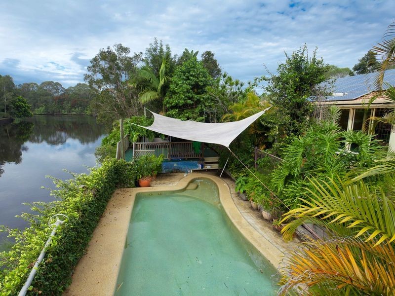 4 Larelar Court, Ocean Shores NSW 2483