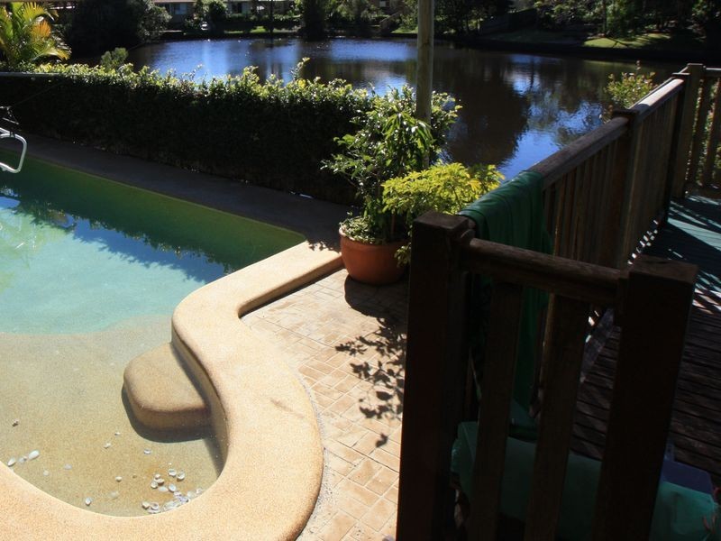 4 Larelar Court, Ocean Shores NSW 2483