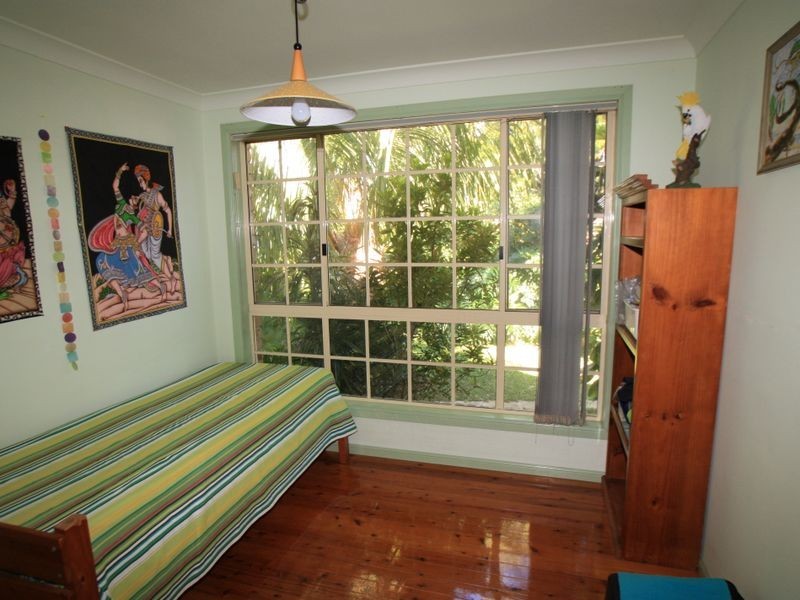 4 Larelar Court, Ocean Shores NSW 2483