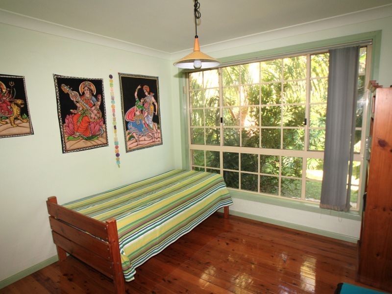 4 Larelar Court, Ocean Shores NSW 2483