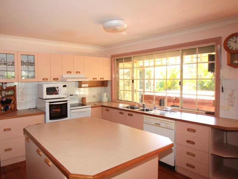 4 Larelar Court, Ocean Shores NSW 2483